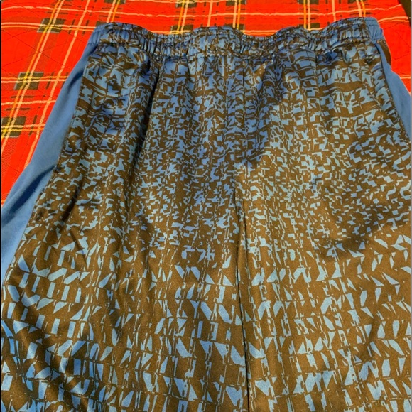 Under Armour Other - Under Armour Black/Blue Boys Large Shorts Used
